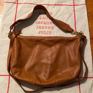 Clare V Moyen Messenger